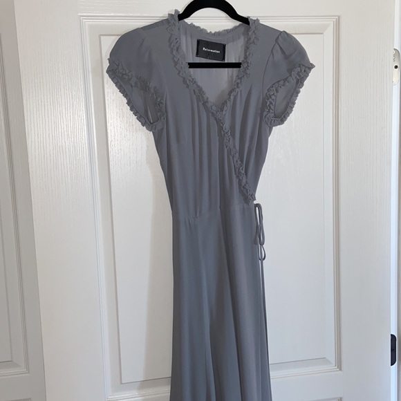SOLD Reformation Gwyneth Gwenyth Wrap Slit Dress Plunging Ruffle Neckline Gray - Picture 9 of 15